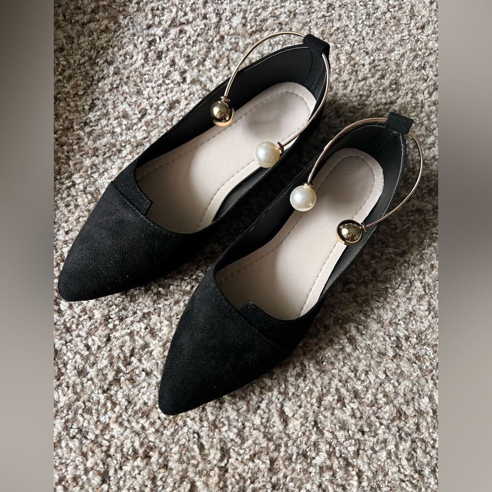 Pearl decor shoes